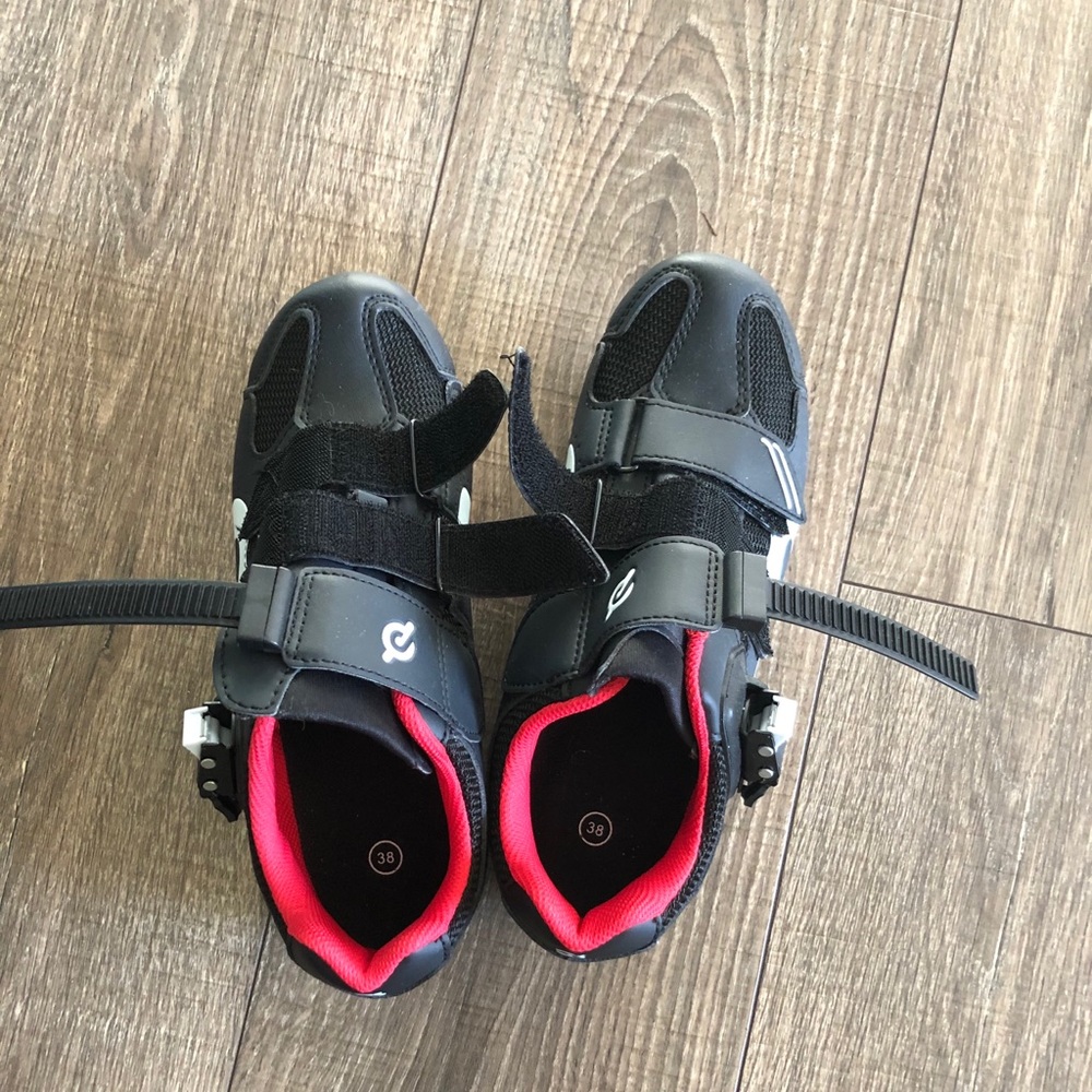 Peloton women’s shoe